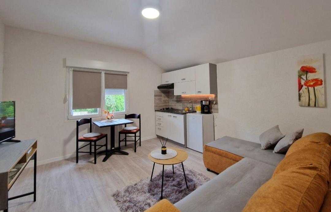 App & Beauty Loza Apartment Zambratija  Bagian luar foto