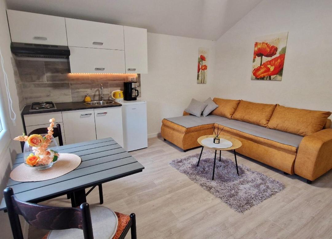 App & Beauty Loza Apartment Zambratija  Bagian luar foto